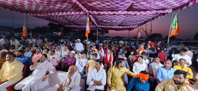सम्मेलन में भाजपा कार्यकर्ताओं को लोकसभा चुनावों में बढ़ चढ़कर भाग लेने के लिए सूर्यमुनि तिवारी जी ने दिया उपदेश