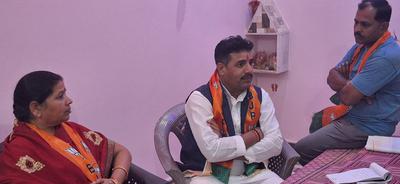सूर्यमुनि तिवारी- मध्य प्रदेश सतना विधानसभा के मण्डल अटल बिहारी वाजपेई के भिन्न-भिन्न वार्डो में जाकर भाजपा सरकार बनाने का किया आग्रह