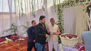 मुकेश सिंह मॉन्टी- बख्शी का तालाब विधायक योगेश शुक्ला की माता के 13वीं कार्यक्रम में पहुंचकर  , दी श्रद्धांजलि