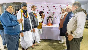 सचिन राम- सकरा के रेपुरा गांव में श्राद्ध  कार्यक्रम में हुए शामिल , दिवंगत आत्मा को दी पुष्पांजलि