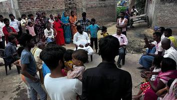 संदीप सौरव- पालीगंज क्षेत्र के विभिन्न गांवों में शोक संतप्त परिवारों से मिले विधायक व्यक्त की गहरी संवेदना