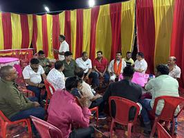 सकलडीहा विधानसभा के भिन्न-भिन्न गाँव में आयोजित भंडारे में सूर्यमुनि तिवारी जी हुए शामिल