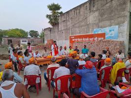 चन्दौली के सकलडीहा में भिन्न-भिन्न गाँव में लोगों से किया जनसंपर्क, अधिक मतदान के लिए किया प्रेरित