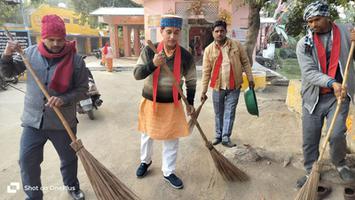 मंदिर हमारी आस्था का  प्रतीक है और स्वच्छता हम सबकी सामूहिक जिम्मेदारी  है.