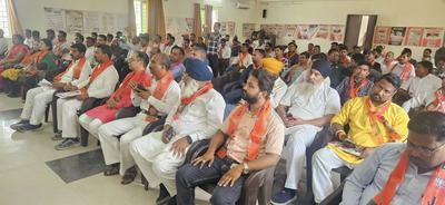 रानी अहिल्याबाई होल्कर जी के त्रिशताब्दी स्मृति अभियान को लेकर पीलीभीत कार्यालय में हुई बैठक