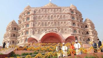 सूर्यमुनि तिवारी- उत्तर प्रदेश की पुण्यभूमि काशी में आदरणीय प्रधानमंत्री श्री नरेन्द्र मोदी जी ने स्वर्वेद महामंदिर का दर्शन एवं किया लोकार्पण