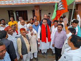 सम्मेलन में भाजपा कार्यकर्ताओं को लोकसभा चुनावों में बढ़ चढ़कर भाग लेने के लिए सूर्यमुनि तिवारी जी ने दिया उपदेश
