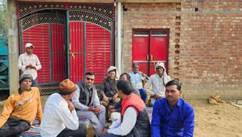 डी.पी. भारती- उतरना (बदायूँ) में शोकाकुल परिवार से मिलकर  , व्यक्त की संवेदना