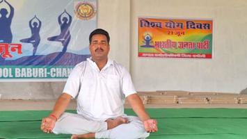 सूर्यमुनि तिवारी- चंदौली जिला प्रांगण के यूनिवर्सल पब्लिक स्कूल बबुरी में किया गया सामूहिक योगाभ्यास शिविर का आयोजन