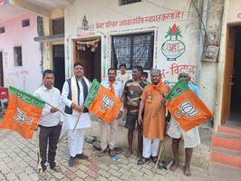 सूर्यमुनि तिवारी- मध्य प्रदेश सतना विधानसभा के मण्डल अटल बिहारी वाजपेई के भिन्न-भिन्न वार्डो में जाकर भाजपा सरकार बनाने का किया आग्रह