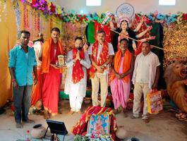 माता के पंडाल में सचिन राम जी उपस्थित होकर मां दुर्गा पूजा आयोजको को किया सम्मानित