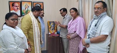 आयोजित जन्मोत्सव संगोष्ठी एवं पुरस्कार वितरण समारोह को  प्रदेश मंत्री  डी.पी भारती जी ने किया संबोधित