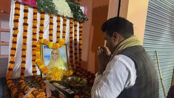 सूर्यमुनि तिवारी- विधानसभा सकलडीहा में शोकाकुल परिवारों से भेंट कर  व्यक्त की संवेदनाएं