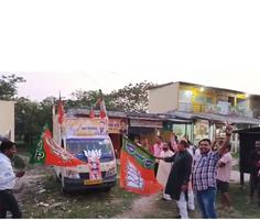 श्री नरेंद्र मोदी जी के प्रस्तावित रैली के लिए सकरा विधानसभा में प्रचार हेतु सचिन राम जी द्वारा किया गया रथ को तैयार