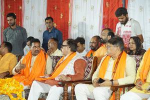 चंदौली लोकसभा के प्रत्येक स्थान पर आयोजित हुई जन चौपाल में डॉ महेंद्र नाथ पाण्डेय जी के पक्ष में माँगा  जनसमर्थन