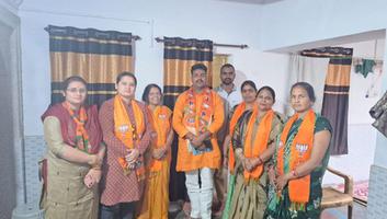 सूर्यमुनि तिवारी- मध्य प्रदेश की सतना विधानसभा के अटल बिहारी वाजपेई मंडल में बैठक कर भाजपा सरकार बनाने की करी अपील