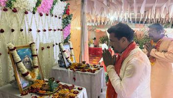 सूर्यमुनि तिवारी- मझिलेपुर में तेरहवीं संस्कार में शामिल होकर दी श्रद्धांजलि