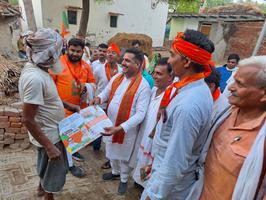 “लहर नहीं ललकार है, फिर एक बार भाजपा सरकार है” इस नारें के साथ गाँव-गाँव में अधिक से अधिक मतदान के लिए की अपील