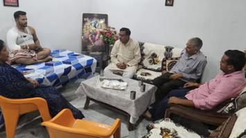 डी.पी भारती - भाजपा नेत्री श्रीमती सीमा राठौर जी के सुपुत्र अंकित पटेल जी से भेंट कर कुशलक्षेम जानी