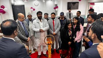 डॉ. संदीप सौरभ - पालीगंज में एक्सिस बैंक की नई शाखा का उद्घाटन जनता को मिली बैंकिंग सुविधा