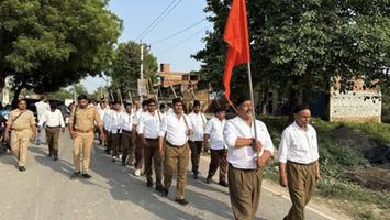 सूर्यमुनि तिवारी - चहनियां में राष्ट्रीय स्वयंसेवक संघ के शताब्दी समारोह, पथ संचलन में सहभागिता