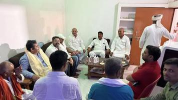 सूर्यमुनि तिवारी - जनपद चन्दौली में स्व. बेचन पाण्डेय जी की तेरहवीं पर परिवार को सांत्वना