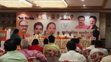 मुकेश सिंह मोंटी - चांसलर क्लब लखनऊ में बीजेपी पार्षदों और प्रत्याशियों की  बैठक