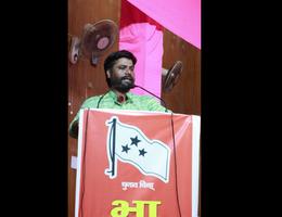 डॉ. संदीप सौरभ - लोकतंत्र पर सवाल – गरीब और प्रवासी मतदाताओं को बाहर करने की कोशिश