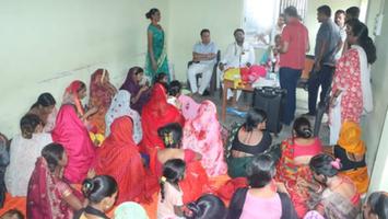 डॉ. संदीप सौरभ - दुल्हिन बाज़ार के निसरपुरा महिलाओं को आत्मनिर्भर बनाने की पप्रशिक्षण कार्यक्रम