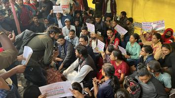 डॉ. संदीप सौरभ - सपनों की लड़ाई चयनित सिपाही अभ्यर्थियों के हक़ में गर्दनीबाग से उठी पुकार