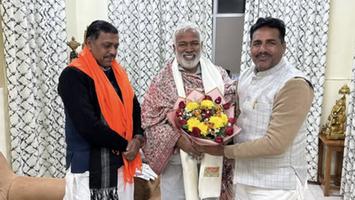 सूर्यमुनि तिवारी - लखनऊ में कैबिनेट मंत्री स्वतंत्र देव सिंह से शिष्टाचार भेंट, मार्गदर्शन प्राप्त