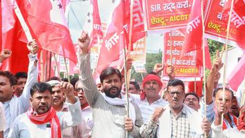 डॉ. संदीप सौरभ - बिहार बंद: मताधिकार पर कथित हमले के ख़िलाफ़ INDIA गठबंधन की हुंकार