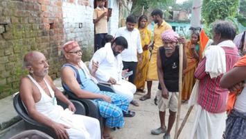 डॉ. संदीप सौरभ - लाखापुर गाँव में असामयिक निधन पर शोक संवेदना एवं पीड़ित परिजनों से मुलाक़ात