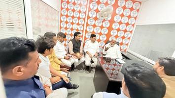 सूर्यमुनि तिवारी -  नगर पूर्वी मण्डल में सक्रिय युवा शक्ति: संवाद और संगठन को मजबूती का संकल्प