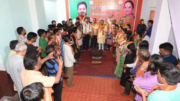 मुकेश सिंह मोंटी - पांडेगंज में मौलवीगंज वार्ड पार्षद चुनाव कार्यालय का उद्घाटन