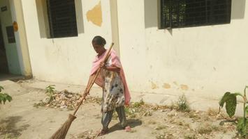 मुकेश सिंह मोंटी - आज वार्ड के विद्यालय अमीनाबाद में सफाई अभियान चलाया गया