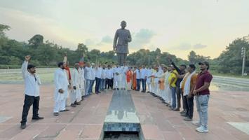 सूर्यमुनि तिवारी - पं. दीनदयाल उपाध्याय जयंती पर पुष्पांजलि मेंअर्पित कर दी गई श्रद्धांजलि