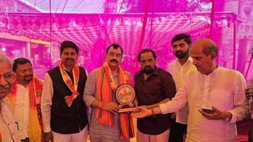 सातवें बड़े मंगल पर सेवा और श्रद्धा का उत्सव: भंडारे में प्रसाद वितरण का सौभाग्य