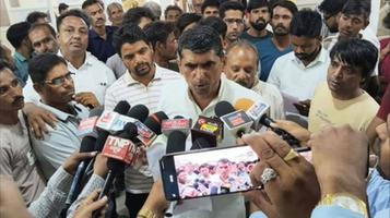 ग्रामीणों के हक की आवाज़: बिजली के कथित भारी बिलों के विरोध में आंदोलन