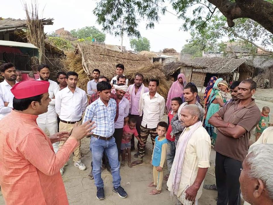 -कानपुर नगर में बिलहौर विधानसभा से पूर्व प्रत्याशी रामलखन गौतम के द्वारा समाजवादी "किसान घेरा चौपाल"