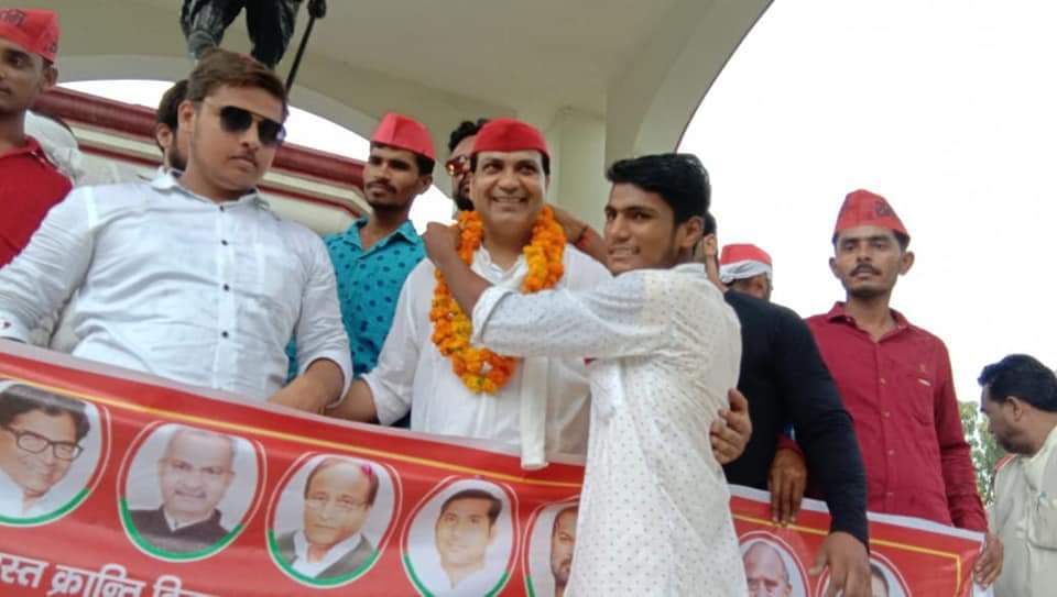 -सपा राष्ट्रीय अध्यक्ष माननीय अखिलेश यादव जी के मार्ग-निर्देशन पर आज क्रांति दिवस के अवसर पर आदरणीय