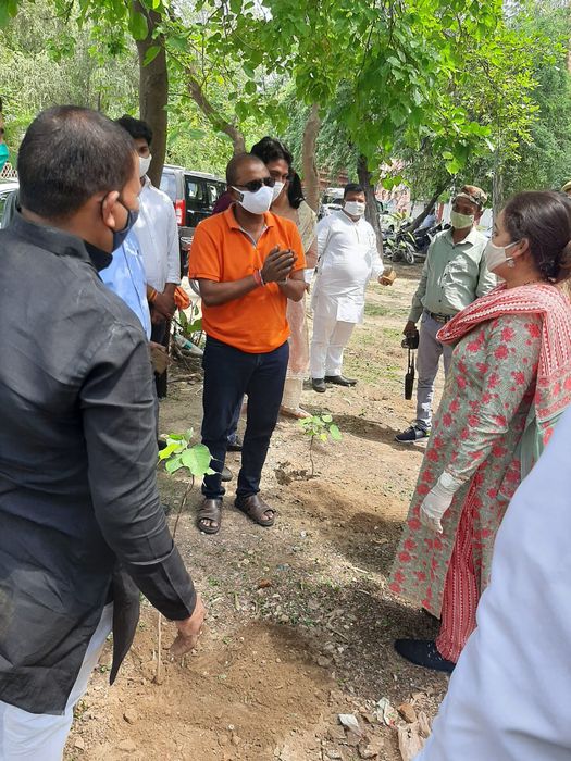 -विश्व पर्यावरण दिवस के अवसर पर लखनऊ के कुँवर ज्योति प्रसाद वार्ड से लोकप्रिय पार्षद शिवपाल सावरिया 