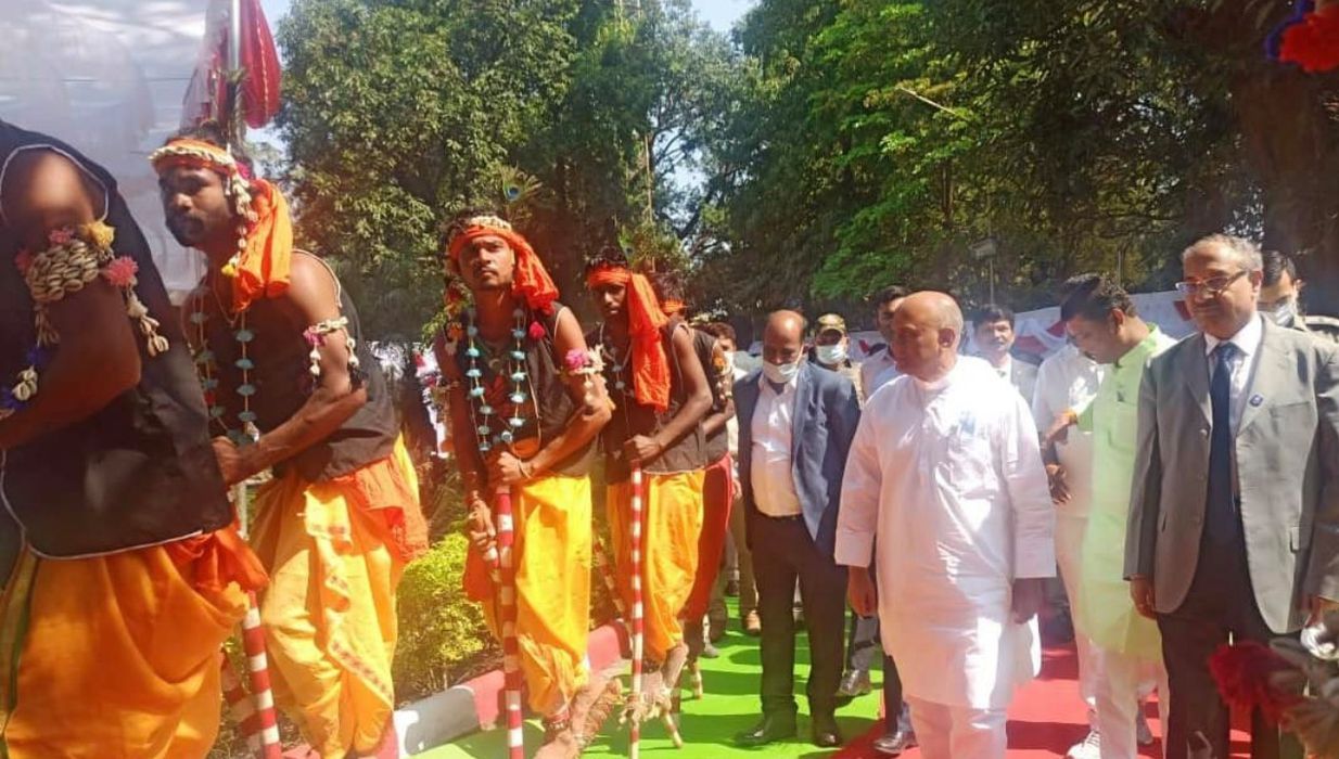 -केंद्रीय इस्पात मंत्री श्री आरसीपी सिंह ने अपने नागपुर दौरे के दौरान बालाघाट खदान का निरीक्षण किया।