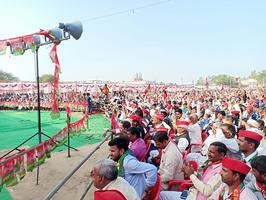 समाजवादी पार्टी की राजस्थान स्थित चुनावी जनसभा में उमड़ा विशाल जन-सैलाब