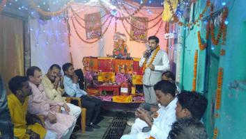राजीव द्विवेदी - बेनाझाबर युवा समिति द्वारा आयोजित गणेश पूजन महोत्सव में की गई मंगल आरती