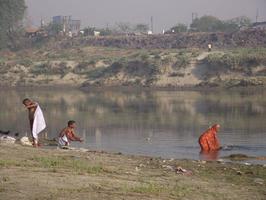 गोमती नदी अपडेट - गोमती के घटते जलस्तर से लखनऊ शहर में पेयजल की समस्या