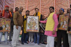 श्री हरि कृष्ण रासलीला सेवा समिति द्वारा आयोजित रासलीला में वरिष्ठ नागरिकों का सम्मान
