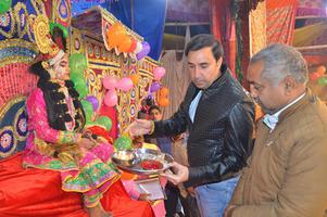 श्री हरि कृष्ण रासलीला सेवा समिति द्वारा आयोजित रासलीला में वरिष्ठ नागरिकों का सम्मान