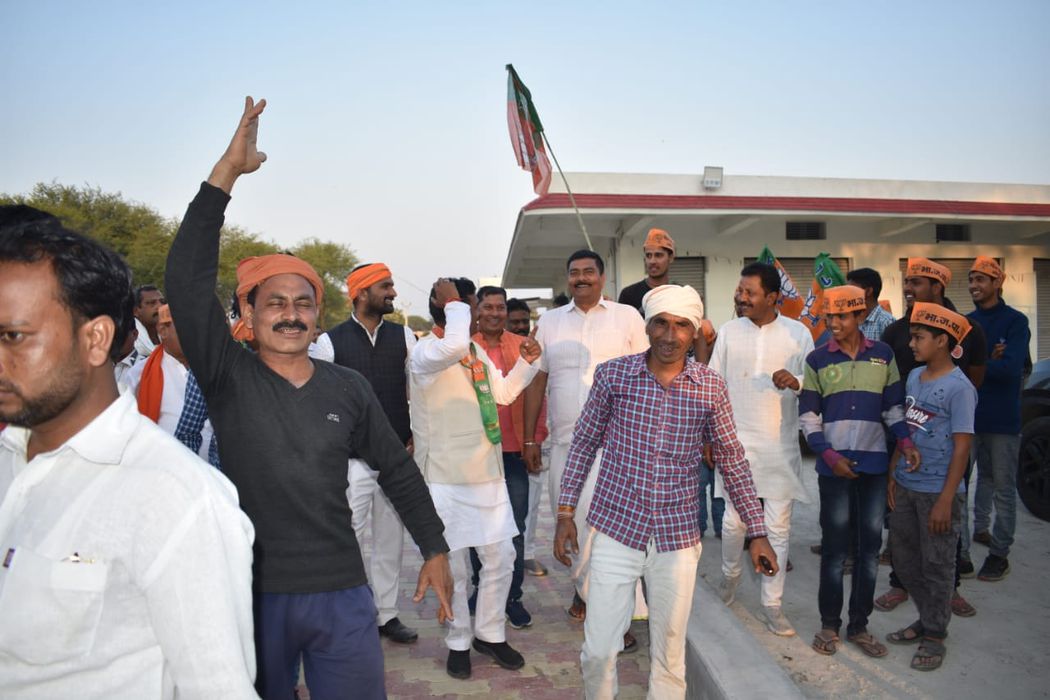 -उत्तर प्रदेश में एक बार फिर कमल खिलाने की आकांक्षा के साथ अंतिम चरणों के चुनाव के लिए विधानसभा सकलड
