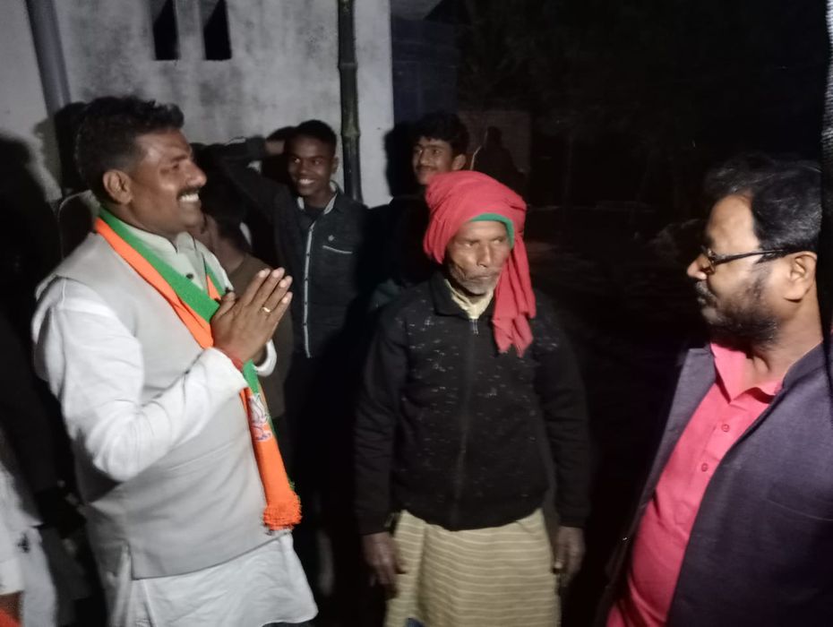 -उत्तर प्रदेश विस चुनावों के अंतिम चरण को गति देते हुए भाजपा ने अपने जन संपर्क अभियान में आज सकलडीहा